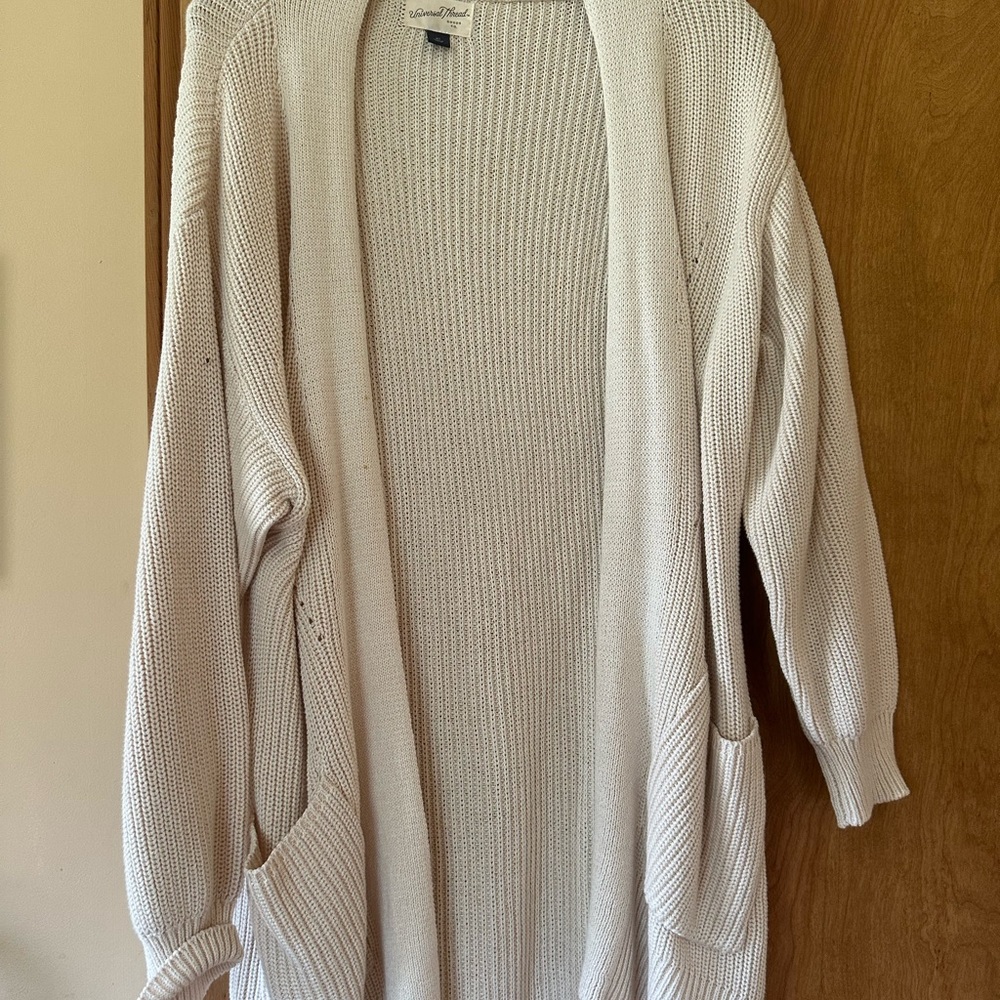 Universal thread sweater